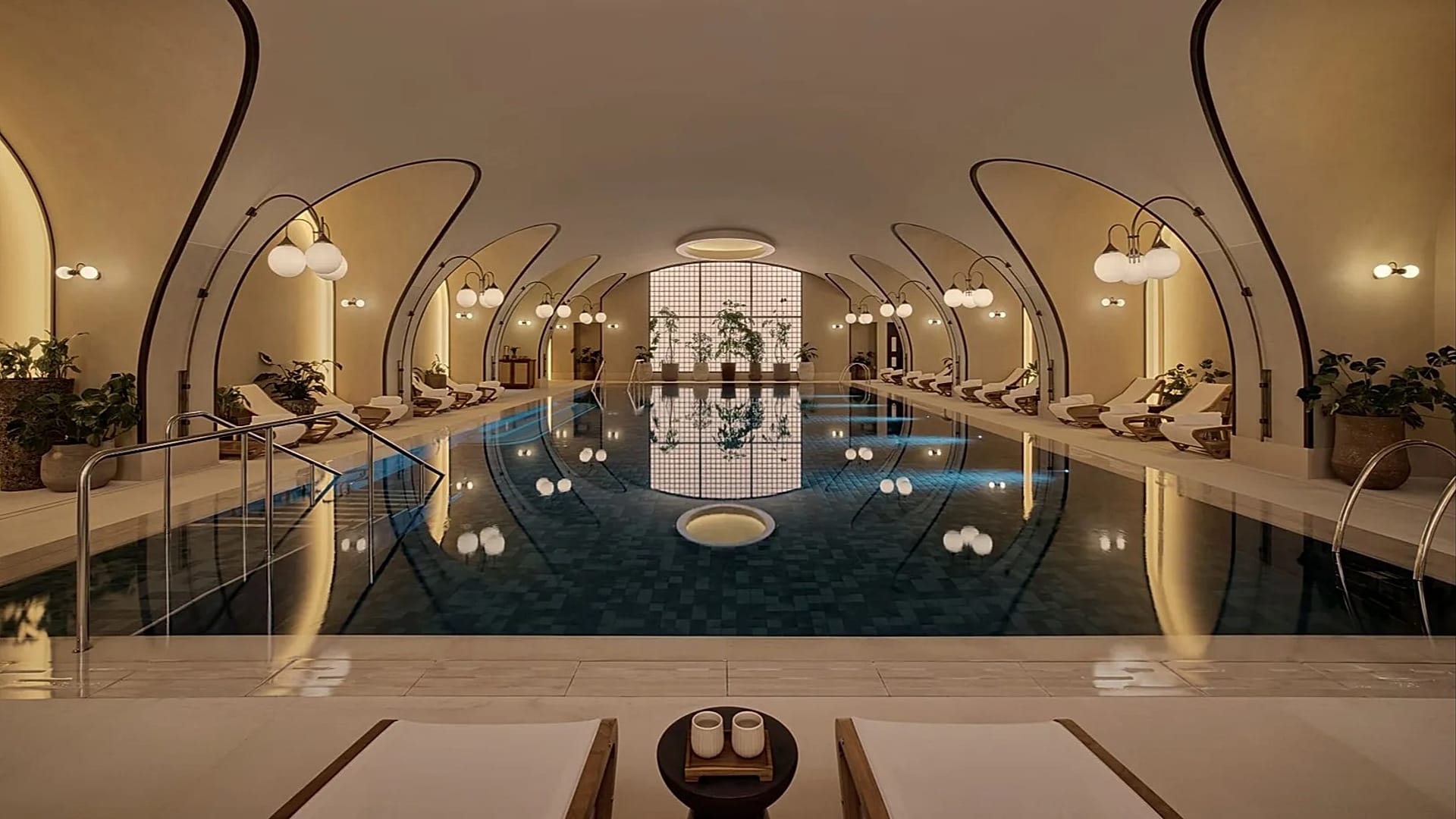 Η πισίνα στο Six Senses London
