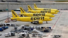 Gli aerei della compagnia Spirit Airlines sono a terra all'aeroporto internazionale di Fort Lauderdale-Hollywood.