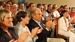 Carlos Garaikoetxea, durante un mítin