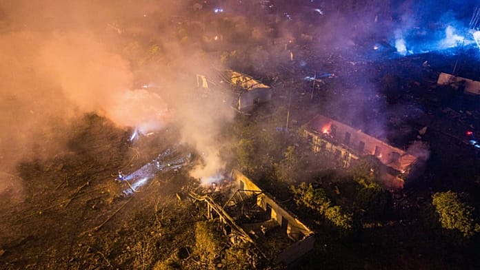 21 muertos y 61 heridos en una explosión en una fábrica de fuegos artificiales en China