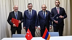 Cumhurbaşkanı Cevdet Yılmaz (orta sol) ve Ermenistan Başbakanı Nikol Paşinyan  / 5 Mayıs Pazartesi