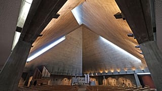 Nach der Profanierung der Würzburger Pfarrkirche St. Andreas soll künftig eine Boulderhalle untergebracht werden.