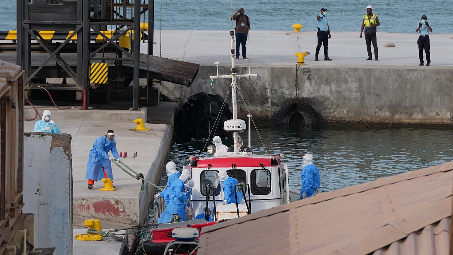 Evakuierungen vom Kreuzfahrtschiff MV Hondius