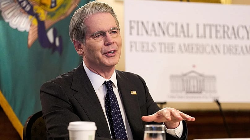 US-Finanzminister Scott Bessent spricht am Mittwoch, 29. April 2026, in Washington mit Mitgliedern der Association of Mature American Citizens über finanzielle Bildung