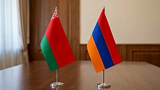 Флаги Армении и Беларуси