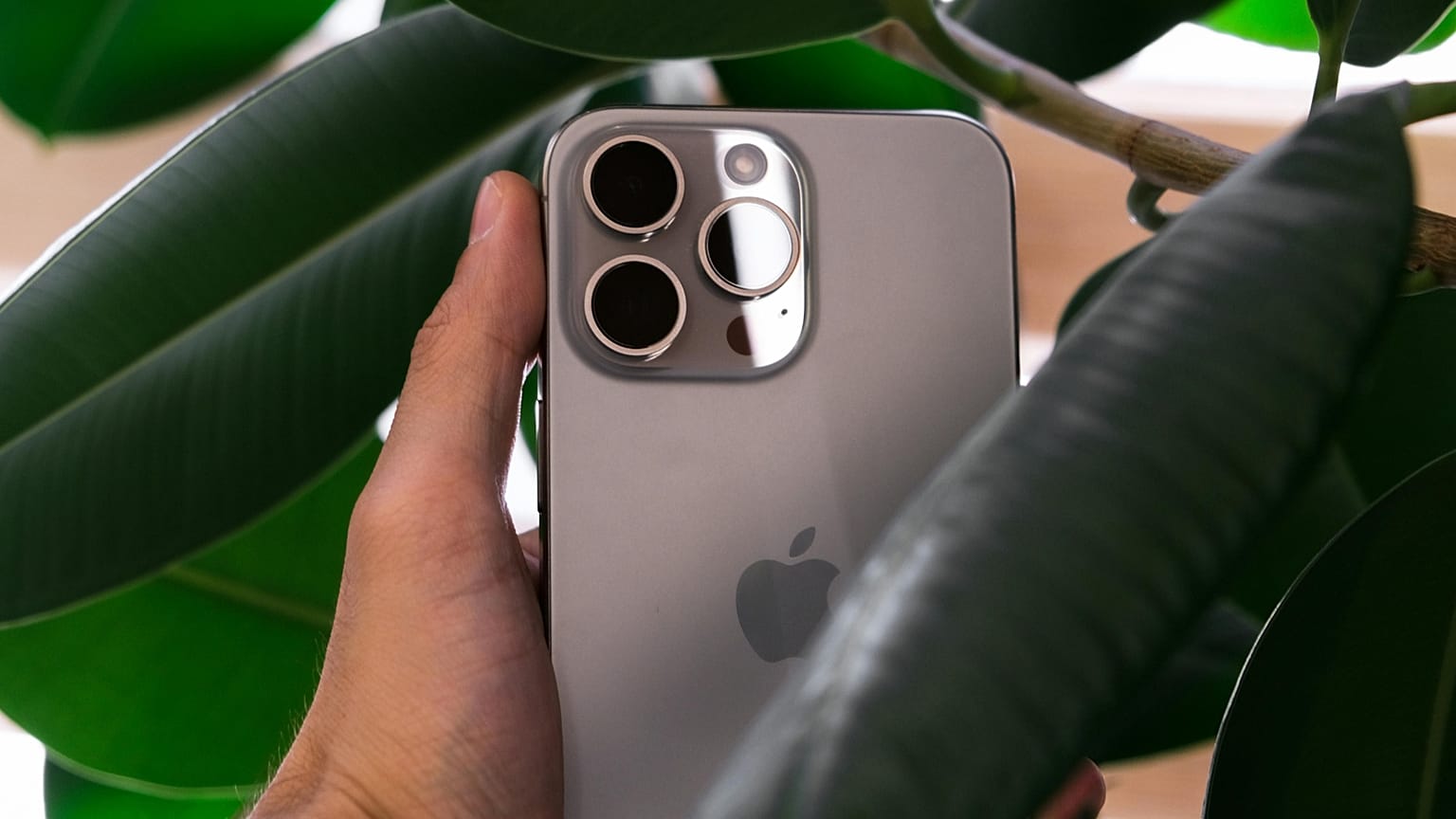 Certains propriétaires d'iPhone pourraient recevoir jusqu'à 95 dollars après qu'Apple a accepté de régler l'affaire pour 250 millions de dollars
