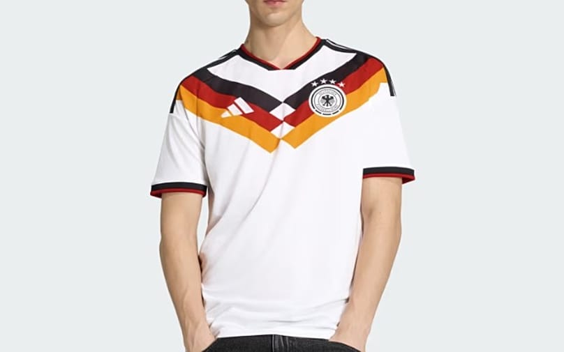 Foto de la camiseta de Alemania en la página web de Adidas