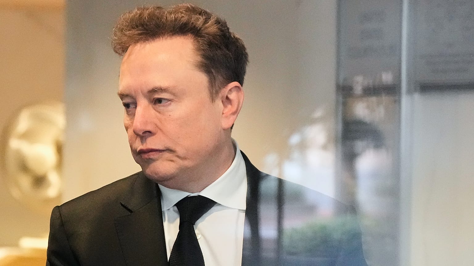 Elon Musk arrive au tribunal fédéral d’Oakland (Californie), mardi 28 avril 2026