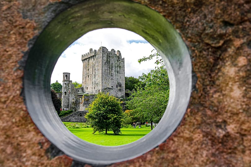 Le château de Blarney – et sa pierre emblématique – font partie des visites incontournables lors d’un séjour en Irlande 