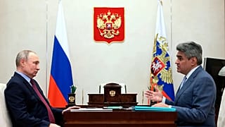 Президент РФ Владимир Путин и лидер "Новых людей" Алексей Нечаев, 15 февраля 2023.