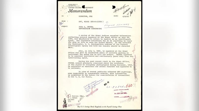 Das FBI erhielt einen Hinweis darauf, dass die Nationalsozialisten möglicherweise erfolgreich ein UFO-ähnliches Fluggerät gebaut haben. 