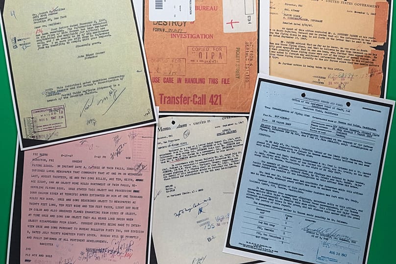 Documentos desclasificados por el FBI, CIA y Pentágono sobre OVNIs.