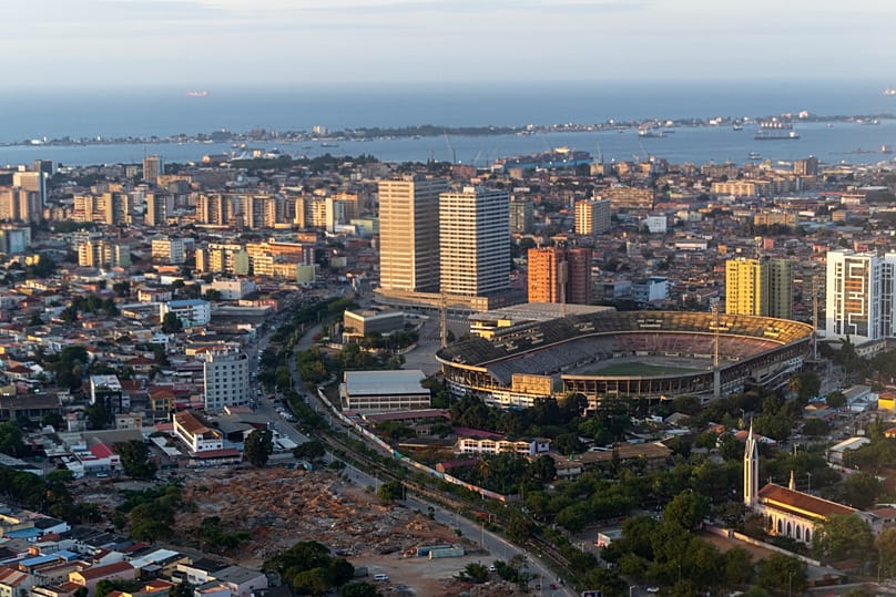 ARQUIVO (02.12.2024). Vista aérea de um estádio desportivo na capital, Luanda, em Angola 