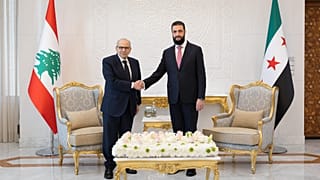 صورة نشرتها رئاسة الحكومة اللبنانية، الرئيس السوري للمرحلة الانتقالة أحمد الشرع يستقبل رئيس الوزراء اللبناني نواف سلام، سوريا 9 أيار/مايو 2026.
