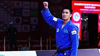 Gold medallist, Zhalgas Kairolla (KAZ)