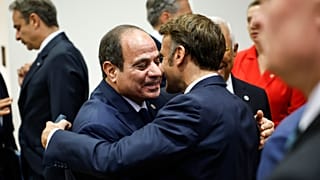 En tournée africaine, le Président Macron reçu par son homologue El-Sissi en Egypte