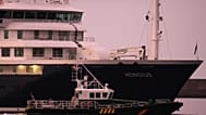 Le navire de croisière MV Hondius, atteint d'hantavirus, est vu à l'ancre après son arrivée au port de Granadilla à Tenerife, dans les îles Canaries, en Espagne, le dimanche 10 mai 2026. 