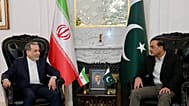 İran Dışişleri Bakanı Abbas Araghchi (solda), 25 Nisan 2026 Cumartesi günü Pakistan'ın İslamabad kentinde Pakistan Ordusu Komutanı Mareşal Asim Munir ile bir araya geldi.