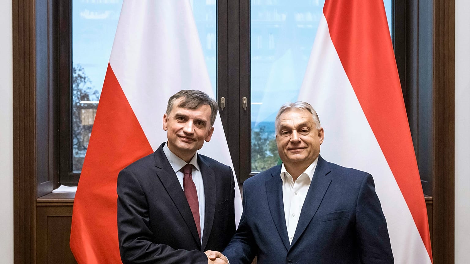 Zbignew Ziobro volt lengyel igazságügyi miniszter és Orbán Viktor volt magyar kormányfő 2025 őszén Magyarországon