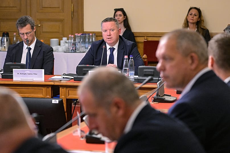 Kandydat na ministra spraw wewnętrznych Gábor Pósfai (b2) podczas przesłuchania przed nominacją