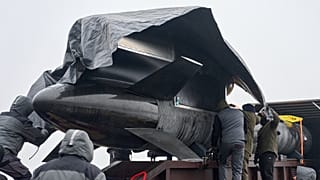 Die "Flamingo"-Raketen von Ukrainian Fire Point während der Übergabe an das Militär an einem nicht genannten Ort in der Ukraine am 4. Dezember 2025