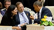 Amerykańska dyplomatka i była ambasador USA przy ASEAN - Nina Hachigian oraz były prezydent USA Barack Obama.
