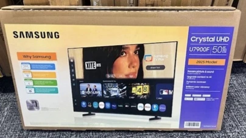 Dua Lipa'nın yer aldığı Samsung TV ambalajı