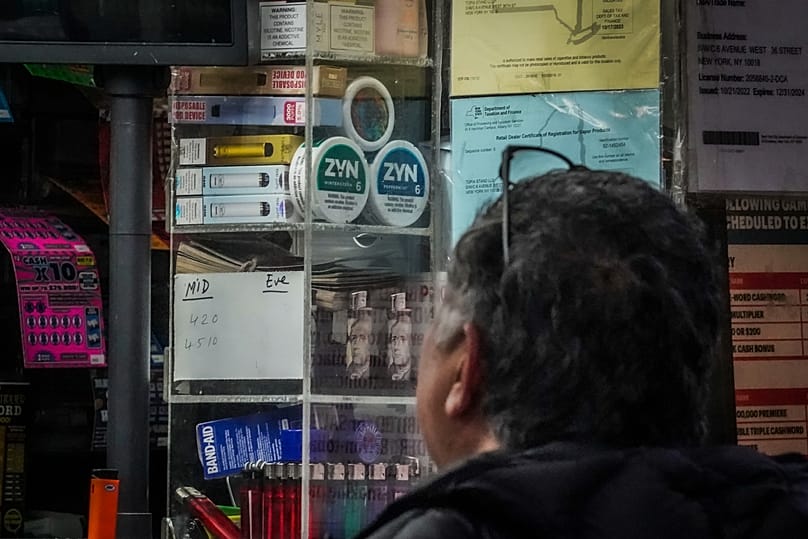 منظمة الصحة العالمية وخبراء الصحة العامة يتهمون صناعة التبغ باستخدام أساليب عدوانية لاستقطاب مستهلكين جدد