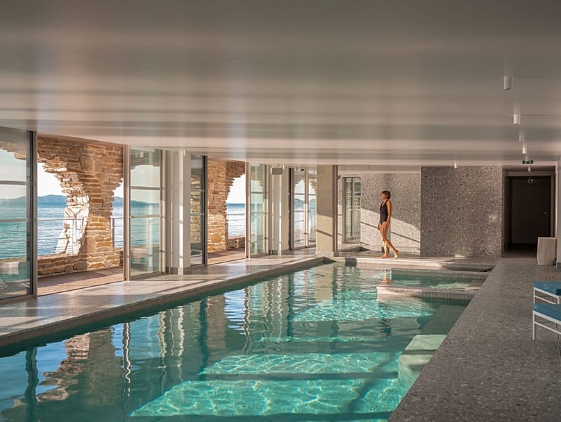 La località balneare Les Roches vanta una splendida piscina interna