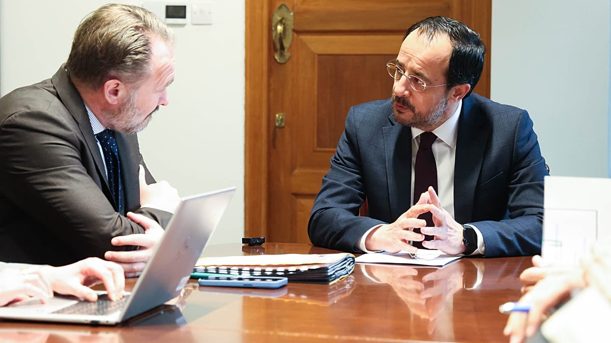 Νίκος Χριστοδουλίδης: Συνάντηση με τον Επίτροπο Στέγασης κι Ενέργειας της ΕΕ