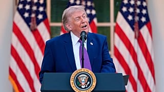 الرئيس الأميركي دونالد ترامب في حديقة الورود بالبيت الأبيض، الاثنين 11 مايو/أيار 2026، في واشنطن.