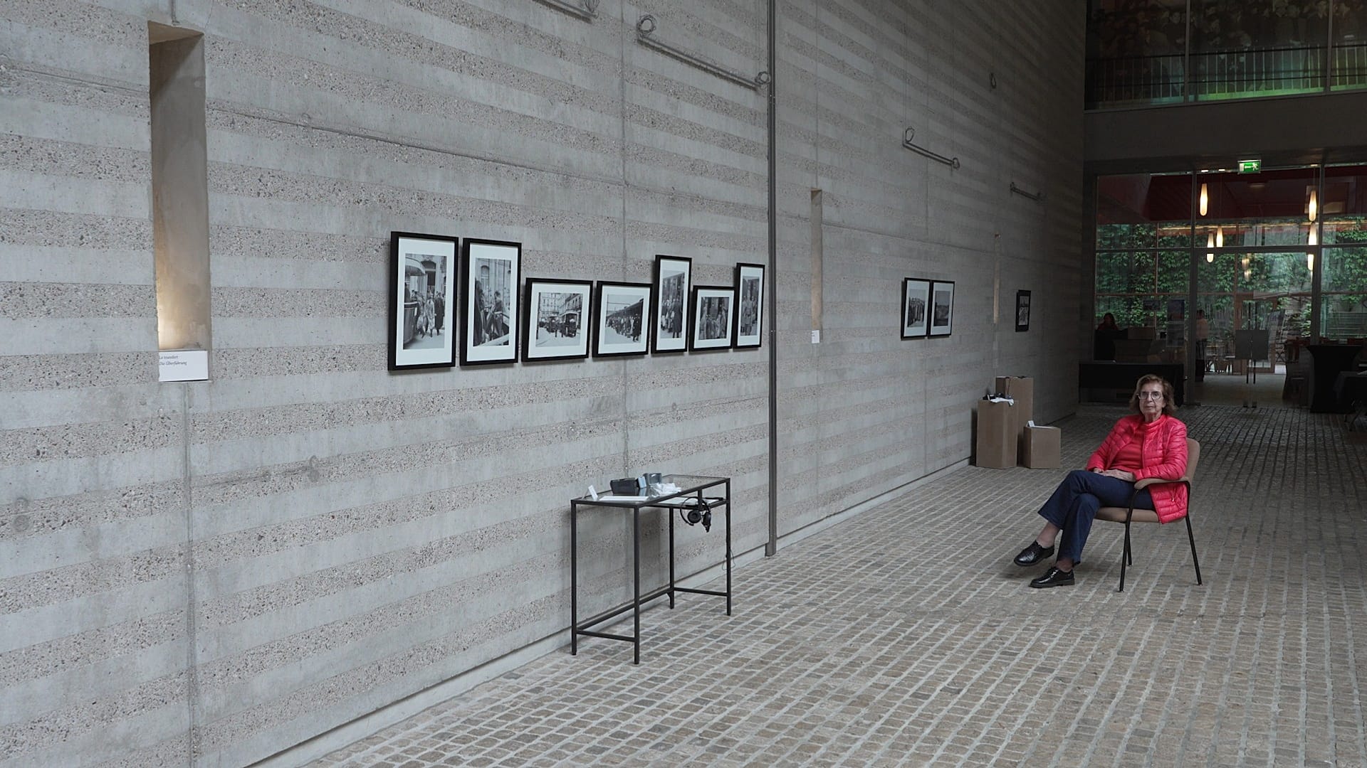 Exposição "Rostos da memória: as imagens do ataque ao Livro Verde" em Berlim.