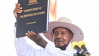 Ouganda : Yoweri Museveni prête serment pour un 7e mandat