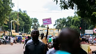 Burkina Faso : pourquoi les ONG sont-elles devenues la cible du pouvoir militaire ?