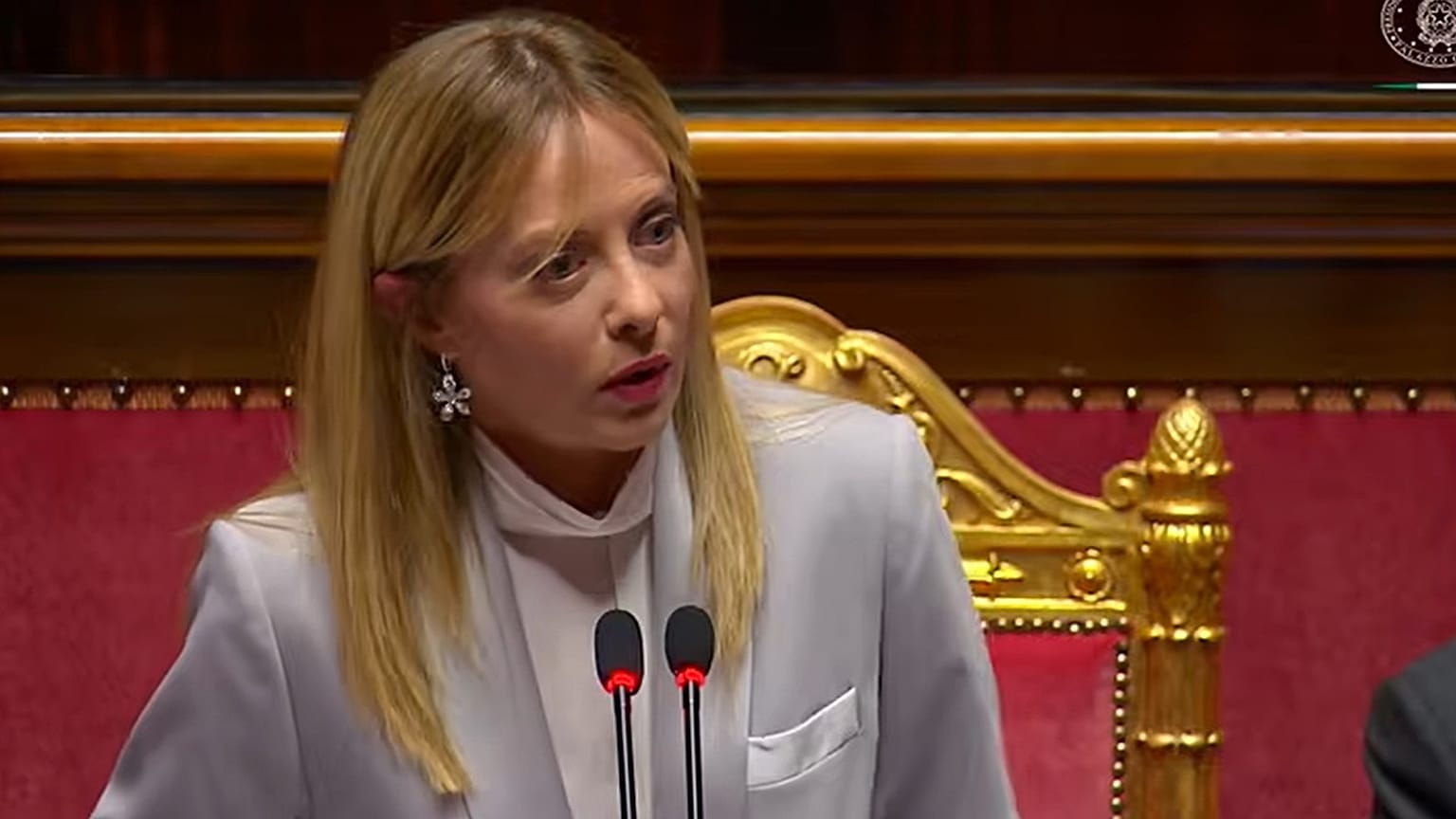 Giorgia Meloni in aula in Senato durante il Premier time