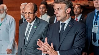 Emmanuel Macron achève sa tournée africaine par l'Éthiopie