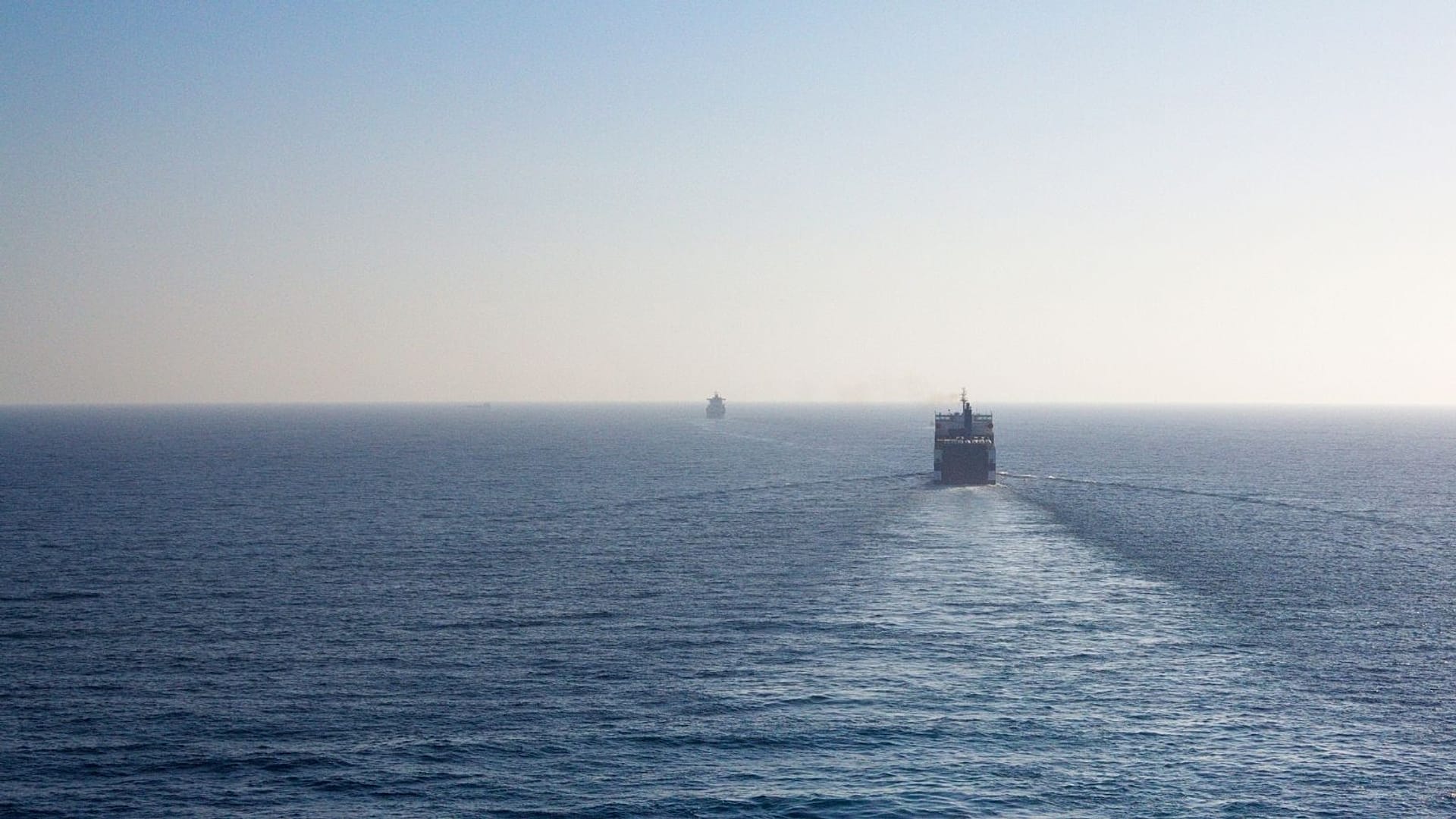 Οι γαλλικές αρχές περιορίζουν πάνω από 1.700 επιβάτες και πλήρωμα σε βρετανικό κρουαζιερόπλοιο που βρίσκεται δεμένο στο Μπορντό.