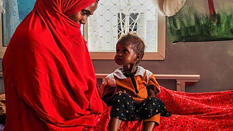 Somalia, mezzo milione di bambini rischia di morire di fame a causa di inflazione e siccità