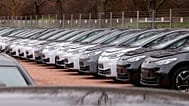 Samochody elektryczne ID.3 na terenie fabryki Volkswagena w Zwickau w Niemczech, luty 2020 r. (AP Photo/Jens Meyer)