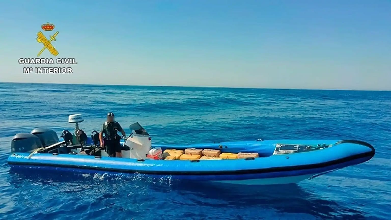 ARCHIVO - Narcolancha interceptada por la Guardia Civil en la costa de Andalucía