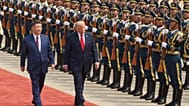 شارك الرئيس دونالد ترامب في حفل استقبال مع الرئيس الصيني شي جين بينغ في قاعة الشعب الكبرى، يوم الخميس 14 مايو/أيار 2026، في بكين. (صورة من وكالة أسوشييتد برس/مارك شيفيلباين)