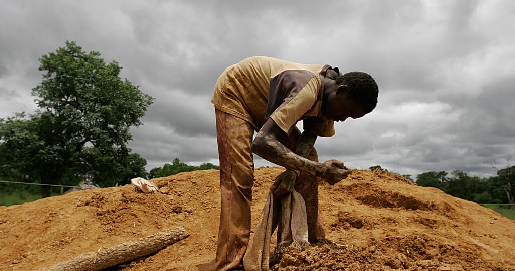 Cameroon uncovers more than 200 illegal gold mines, mostly foreign-owned