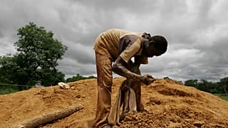 Cameroon uncovers more than 200 illegal gold mines, mostly foreign-owned