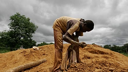 Cameroon uncovers more than 200 illegal gold mines, mostly foreign-owned