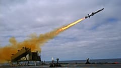 Eine Kongsberg Naval Strike Missile wird von einem Küstenkampfschiff der US Navy vor der Küste Kaliforniens gestartet, 23. September 2014 