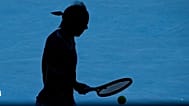 ARCHIVO: Rafa Nadal durante su partido de cuartos de final del Abierto de Australia de tenis en Melbourne, Australia, el 25 de enero de 2022.