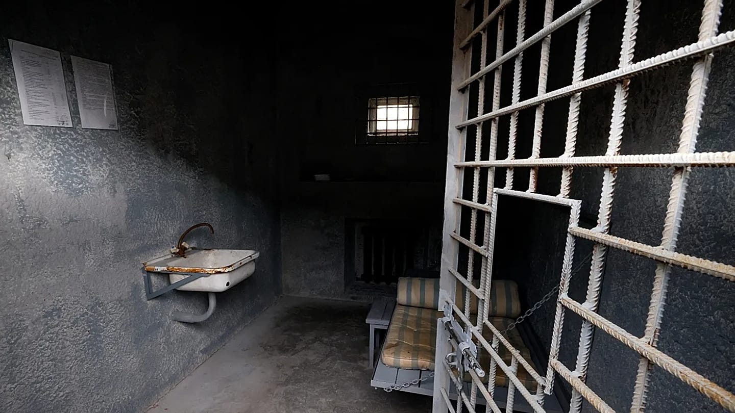 Russia's Prison Population Drops 40% to 282,000 Since 2021