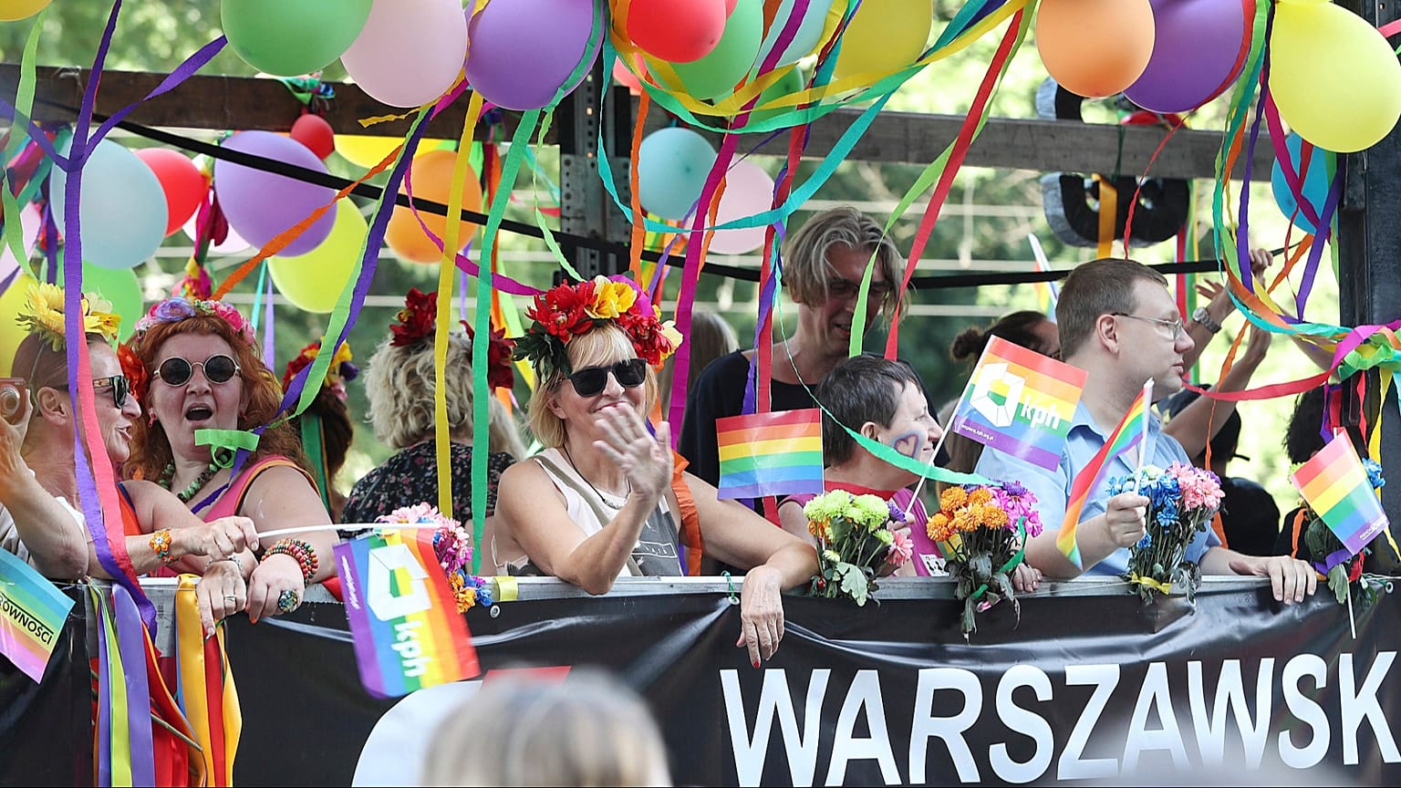 Prezydent Warszawy Rafał Trzaskowski poinformował, że ratusz dokonał pierwszej transkrypcji małżeństwa jednopłciowego.