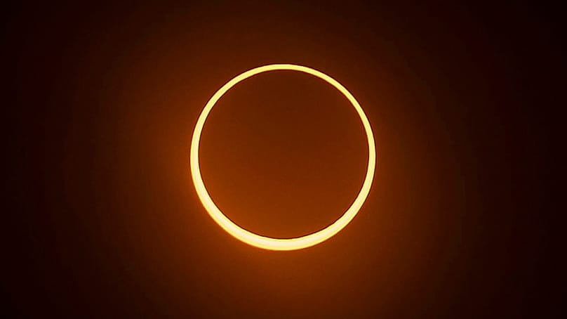 FILE - L'eclissi anulare ad "anello di fuoco" vista da Albuquerque, USA, il 14 ottobre 2023.