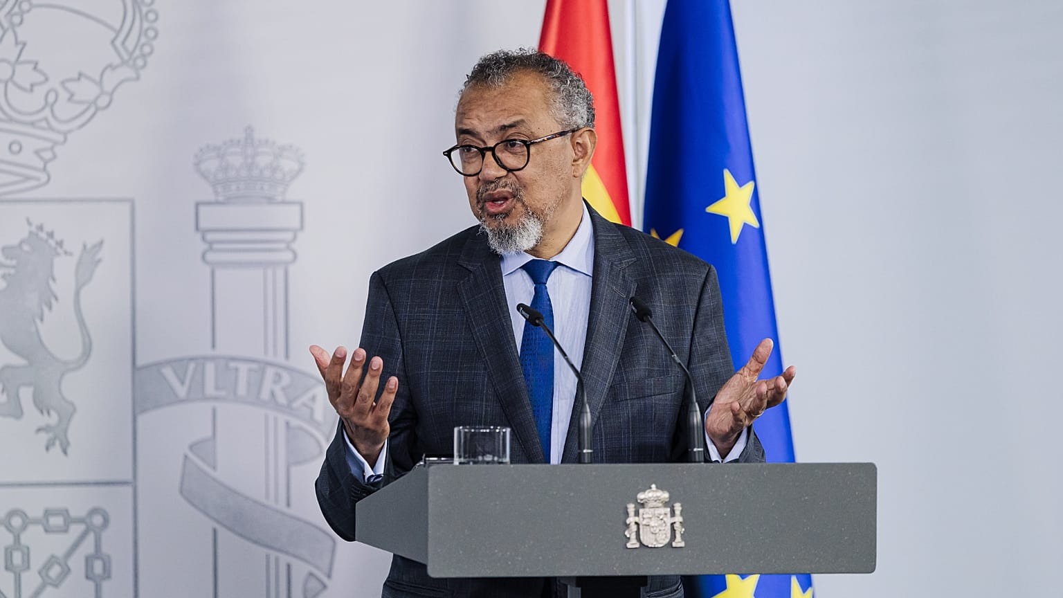 El director general de la Organización Mundial de la Salud (OMS), Tedros Adhanom Ghebreyesus, ofrece una rueda de prensa en el Palacio de la Moncloa en Madrid, 12 mayo 2026